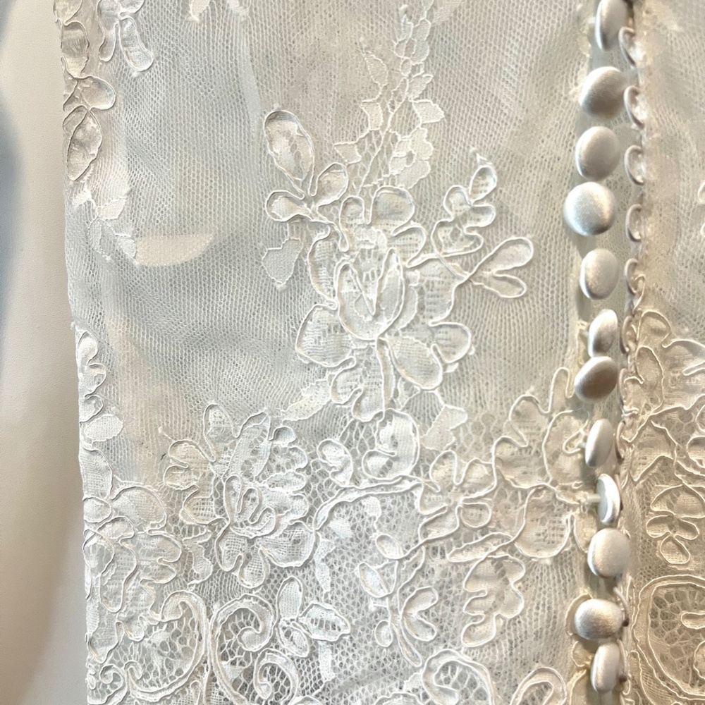 Ivory Lace Top - Picture 4 of 4
